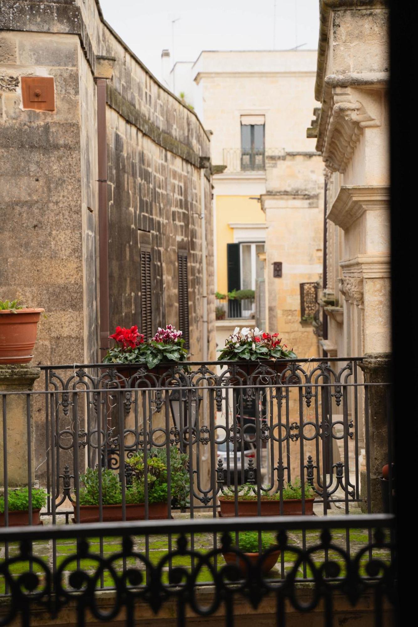 Victoria Apt - Historical Centre Lecce Ngoại thất bức ảnh